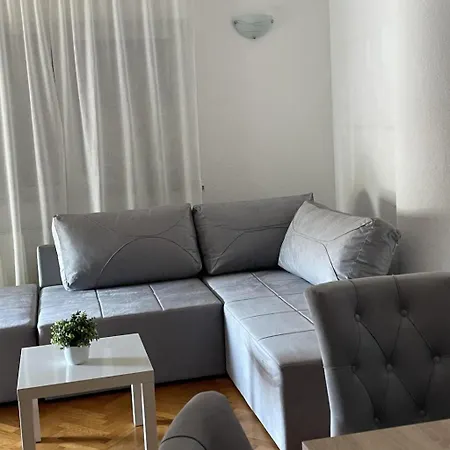 Kinderfreundliches Mit Garten By Interhome * سبليت