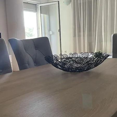 Kinderfreundliches Mit Garten By Interhome Split