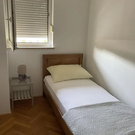 Kinderfreundliches Mit Garten By Interhome *