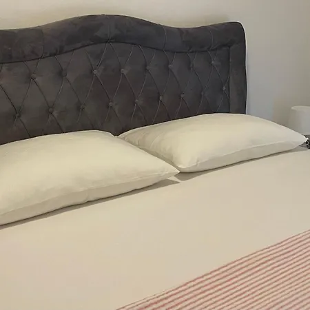 Kinderfreundliches Mit Garten By Interhome Lägenhet Split