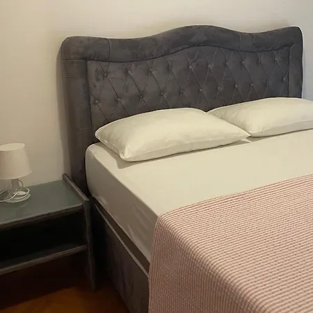 Lägenhet Kinderfreundliches Mit Garten By Interhome Split