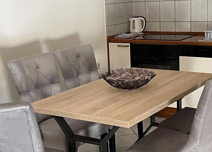 Kinderfreundliches Mit Garten By Interhome *