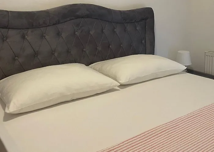 Kinderfreundliches Mit Garten By Interhome Lägenhet Split